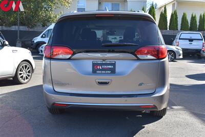 2018 Chrysler Pacifica Hybrid Limited  4dr Mini-Van! Back Up Cam! Blind Spot Monitor! Parking & Lane Assist! Navi! Heated & Ventilated Seats! Powered Doors & Liftgate! Rear Seat Entertainment System! Pano- Sunroof! - Photo 4 - Portland, OR 97266