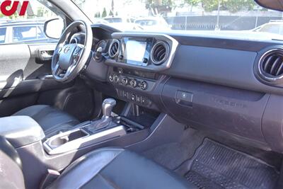 2018 Toyota Tacoma TRD Sport  4X4 4dr Double Cab 5.0 ft SB**BY APPOINTMENT ONLY** Back Up Cam! Lane Assist! Navi! Bluetooth! Qi Wireless Charger! Tow Pkg! Tonneau Cover! All Weather Floor Mats! - Photo 11 - Portland, OR 97266