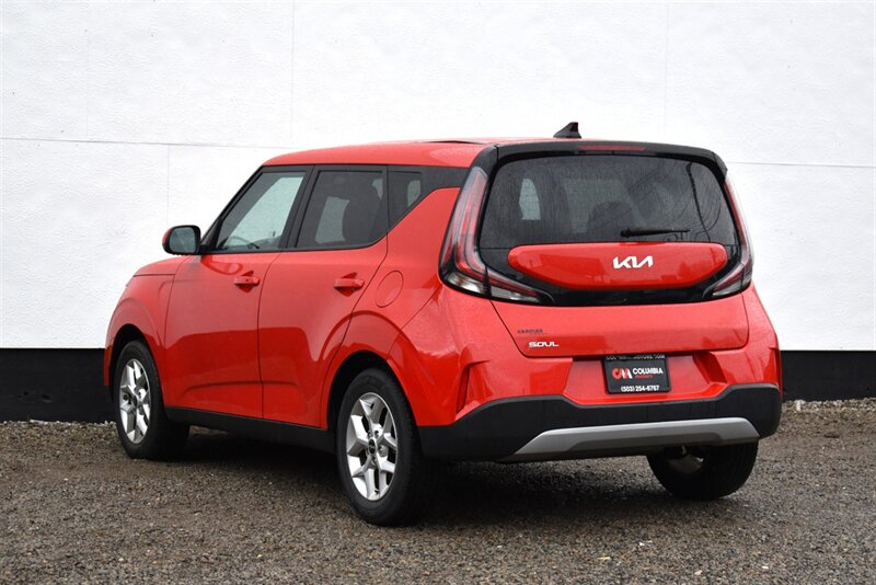 2023 Kia Soul LX  4dr Crossover!**APPOINTMENT ONLY**Forward Collision Avoidance Assist! Lane Keep Assist! Lane Following Assist! Driver Attention Warning! Backup Camera! Apple CarPlay! Android Auto!