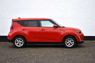 2023 Kia Soul LX 4dr Crossover!**APPOINTMENT ONLY**Forward Collision Avoidance Assist! Lane Keep Assist! Lane Following Assist! Driver Attention Warning! Backup Camera! Apple CarPlay! Android Auto! - Photo 6 - Portland, OR 97266