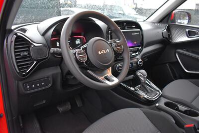 2023 Kia Soul LX 4dr Crossover!**APPOINTMENT ONLY**Forward Collision Avoidance Assist! Lane Keep Assist! Lane Following Assist! Driver Attention Warning! Backup Camera! Apple CarPlay! Android Auto! - Photo 3 - Portland, OR 97266