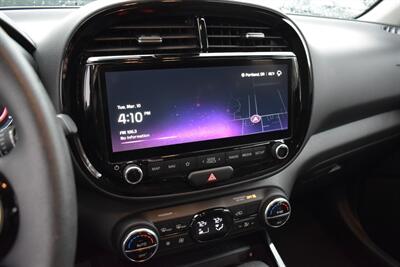 2023 Kia Soul LX 4dr Crossover!**APPOINTMENT ONLY**Forward Collision Avoidance Assist! Lane Keep Assist! Lane Following Assist! Driver Attention Warning! Backup Camera! Apple CarPlay! Android Auto! - Photo 20 - Portland, OR 97266