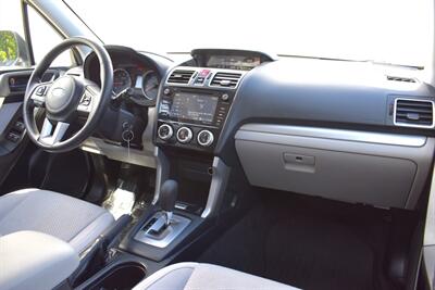 2018 Subaru Forester 2.5i Premium  AWD 4dr Wagon CVT! X-Mode! Back Up Camera! Bluetooth Connectivity! Heated Seats! Pano-Sunroof! - Photo 13 - Portland, OR 97266