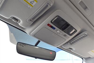 2018 Subaru Forester 2.5i Premium  AWD 4dr Wagon CVT! X-Mode! Back Up Camera! Bluetooth Connectivity! Heated Seats! Pano-Sunroof! - Photo 19 - Portland, OR 97266