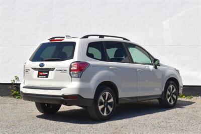 2018 Subaru Forester 2.5i Premium  AWD 4dr Wagon CVT! X-Mode! Back Up Camera! Bluetooth Connectivity! Heated Seats! Pano-Sunroof! - Photo 5 - Portland, OR 97266