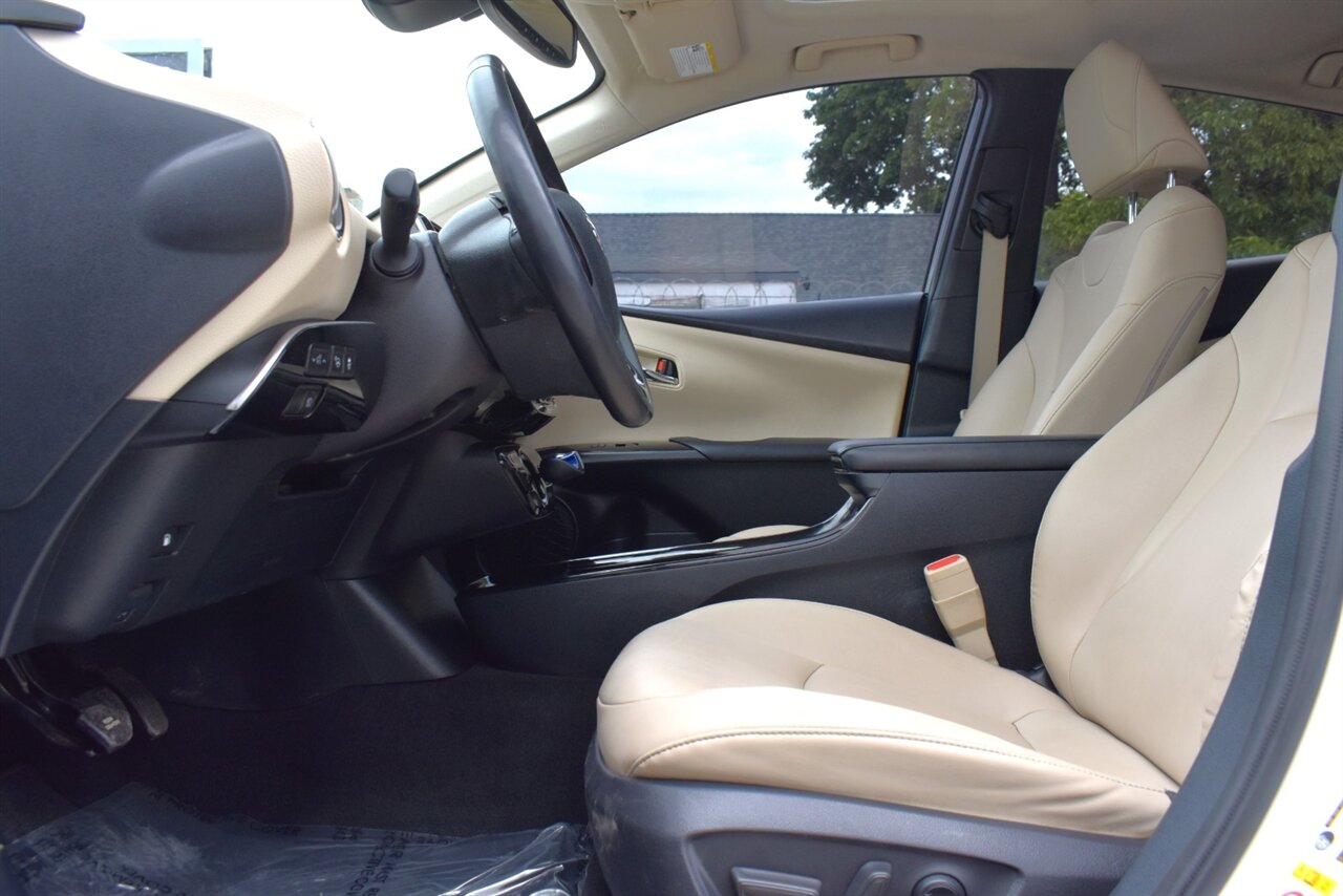 2019 Toyota Prius XLE 4dr Hatchback! 54 City MPG! 50 Hwy MPG! Back Up Camera! Blind Spot Monitor! Pre-Collision Sys w/Pedestrian Detection! Dynamic Radar Cruise Control! Heated Seats! Bluetooth! Sunroof! - Photo 10 - Portland, OR 97266
