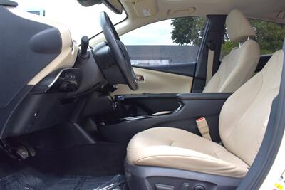 2019 Toyota Prius XLE 4dr Hatchback! 54 City MPG! 50 Hwy MPG! Back Up Camera! Blind Spot Monitor! Pre-Collision Sys w/Pedestrian Detection! Dynamic Radar Cruise Control! Heated Seats! Bluetooth! Sunroof! - Photo 10 - Portland, OR 97266