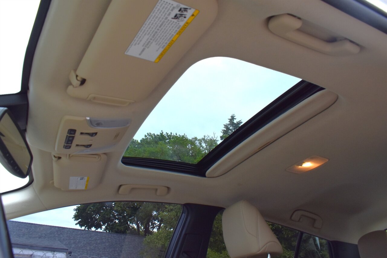 2019 Toyota Prius XLE 4dr Hatchback! 54 City MPG! 50 Hwy MPG! Back Up Camera! Blind Spot Monitor! Pre-Collision Sys w/Pedestrian Detection! Dynamic Radar Cruise Control! Heated Seats! Bluetooth! Sunroof! - Photo 12 - Portland, OR 97266