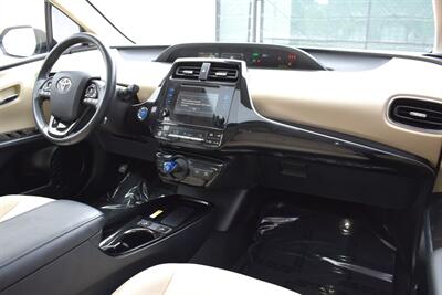 2019 Toyota Prius XLE 4dr Hatchback! 54 City MPG! 50 Hwy MPG! Back Up Camera! Blind Spot Monitor! Pre-Collision Sys w/Pedestrian Detection! Dynamic Radar Cruise Control! Heated Seats! Bluetooth! Sunroof! - Photo 13 - Portland, OR 97266
