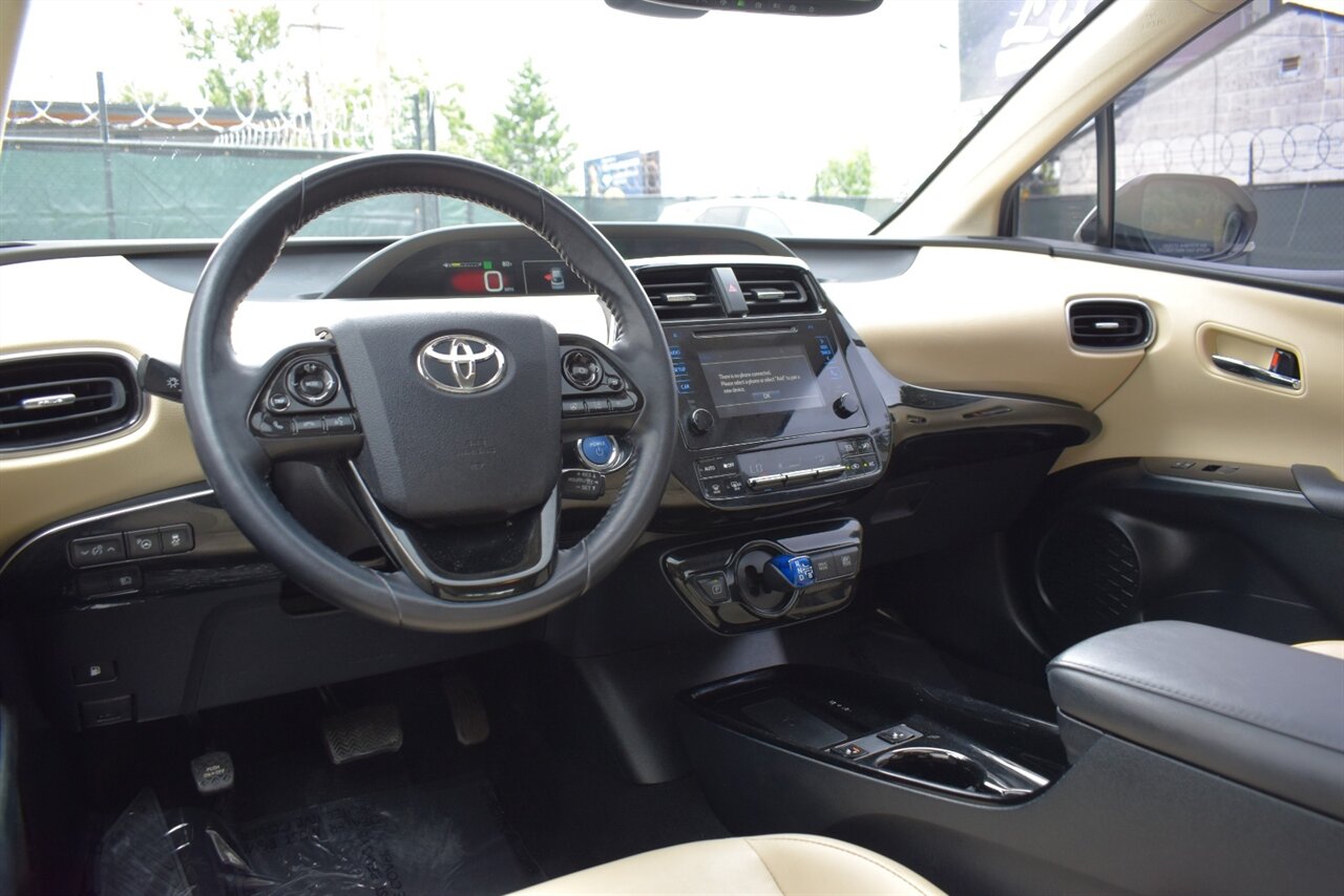 2019 Toyota Prius XLE 4dr Hatchback! 54 City MPG! 50 Hwy MPG! Back Up Camera! Blind Spot Monitor! Pre-Collision Sys w/Pedestrian Detection! Dynamic Radar Cruise Control! Heated Seats! Bluetooth! Sunroof! - Photo 3 - Portland, OR 97266