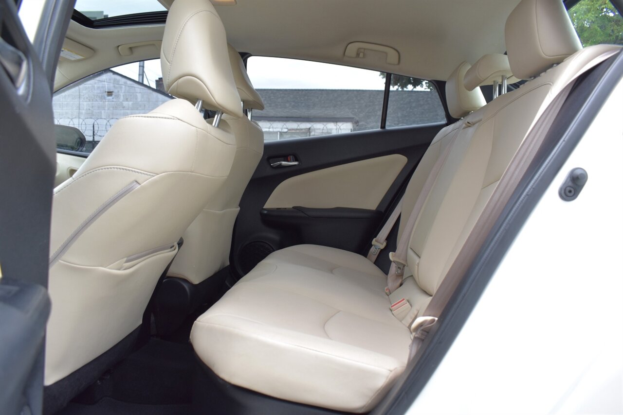 2019 Toyota Prius XLE 4dr Hatchback! 54 City MPG! 50 Hwy MPG! Back Up Camera! Blind Spot Monitor! Pre-Collision Sys w/Pedestrian Detection! Dynamic Radar Cruise Control! Heated Seats! Bluetooth! Sunroof! - Photo 28 - Portland, OR 97266