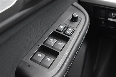 2019 Subaru Outback 2.5i  AWD 4dr Crossover**BY APPOINTMENT ONLY** X-Mode! EyeSight Assist! Back Up Camera! Apple CarPlay! Android Auto! Roof Rails! - Photo 15 - Portland, OR 97266