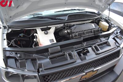 2024 Chevrolet Express 2500 3dr Cargo Van**BY APPOINTMENT ONLY**Husky ToolBox! Shelving! Bulkhead Partition w/Door! Cruise Control! Traction Control! - Photo 25 - Portland, OR 97266