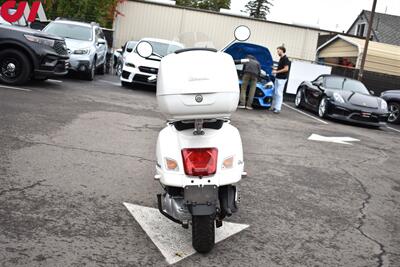 2019 Vespa GTS300 GTS300  Seat Height 31.1in / 790mm! Underseat Storage! Vespa Storage Box W/Seat BackRest! (CVT) Transmission! (Combined) 71.3MPG! - Photo 4 - Portland, OR 97266