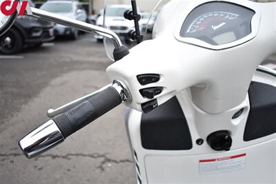 2019 Vespa GTS300 GTS300  Seat Height 31.1in / 790mm! Underseat Storage! Vespa Storage Box W/Seat BackRest! (CVT) Transmission! (Combined) 71.3MPG! - Photo 11 - Portland, OR 97266