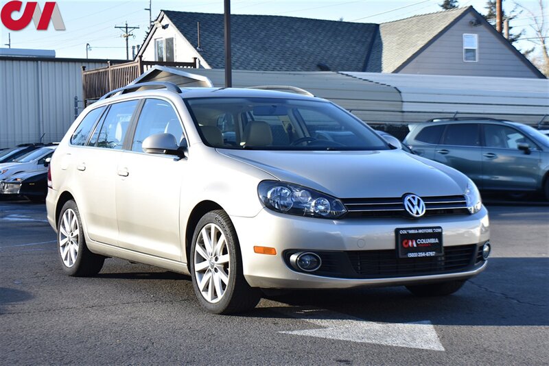 2013 Volkswagen Jetta SportWagen TDI  4dr Wagon 6A w/Sunroof and Navigation! Heated & Powered Leather Seats! Bluetooth! Back-Up Camera! All weather Floor Mats! Roof Rails!
