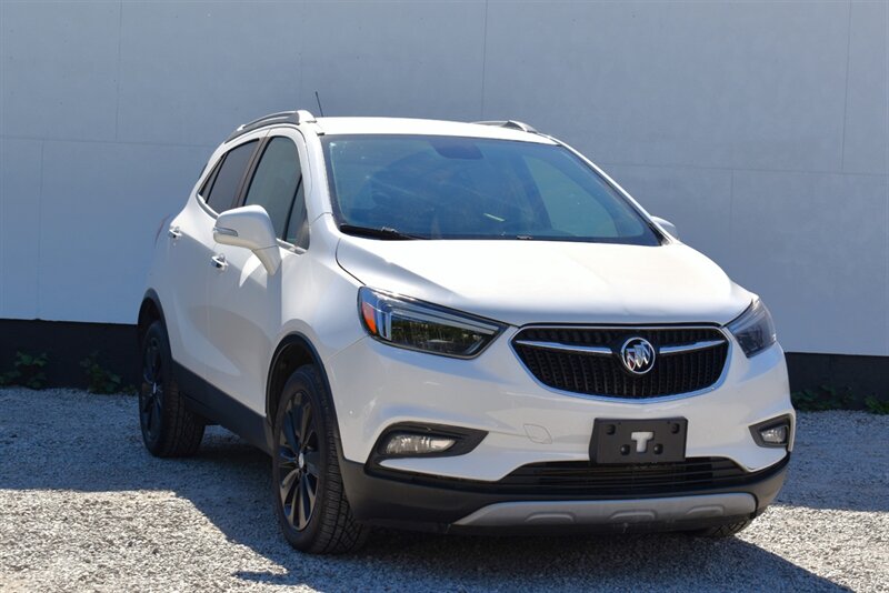 2020 Buick Encore Essence  4dr Crossover! Back Up Camera! Blind Spot Monitor! Rear Cross Traffic Alert! Cruise Control! Heated Leather Seats! Heated Steering Wheel! Apple CarPlay! Android Auto!