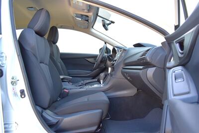 2017 Subaru Impreza Premium  AWD 4dr Wagon! 28 City MPG! 37 Hwy MPG! Back Up Camera! Traction Control! Apple CarPlay! Android Auto! Heated Seats! Roof Rails! - Photo 26 - Portland, OR 97266