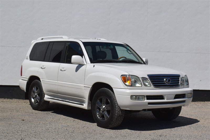 2007 Lexus LX 470 4dr SUV  4dr SUV 4WD**BY APPOINTMENT ONLY**3rd Row Seats! Full-Time 4WD w/ Center Differential Lock! Back Up Camera! Navigation! Heated Leather Seats! Sunroof! Roof-Rack! Bluetooth!