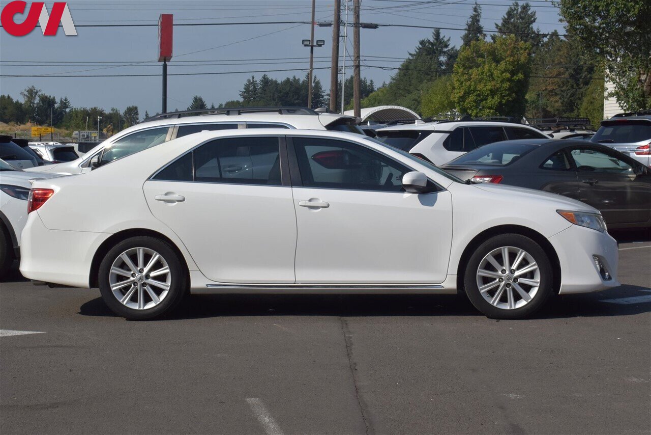 2014 Toyota Camry XLE photo 3