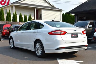 2013 Ford Fusion Hybrid SE  4dr Sedan! 44 City MPG! 41 Hwy MPG! Bluetooth w/Voice Activation! AdvanceTrac Traction Control! Cruise Control! - Photo 2 - Portland, OR 97266