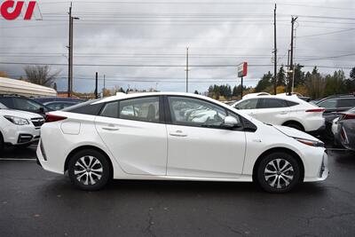 2020 Toyota Prius Prime Limited  4dr Hatchback 51 City MPG! 47 Hwy MPG! Heated Leather Seats! Qi wireless Charging Station! Toyota Safety Sense 2.0! EV, ECO, & POWER Modes! Back Up Camera! Bluetooth! - Photo 6 - Portland, OR 97266