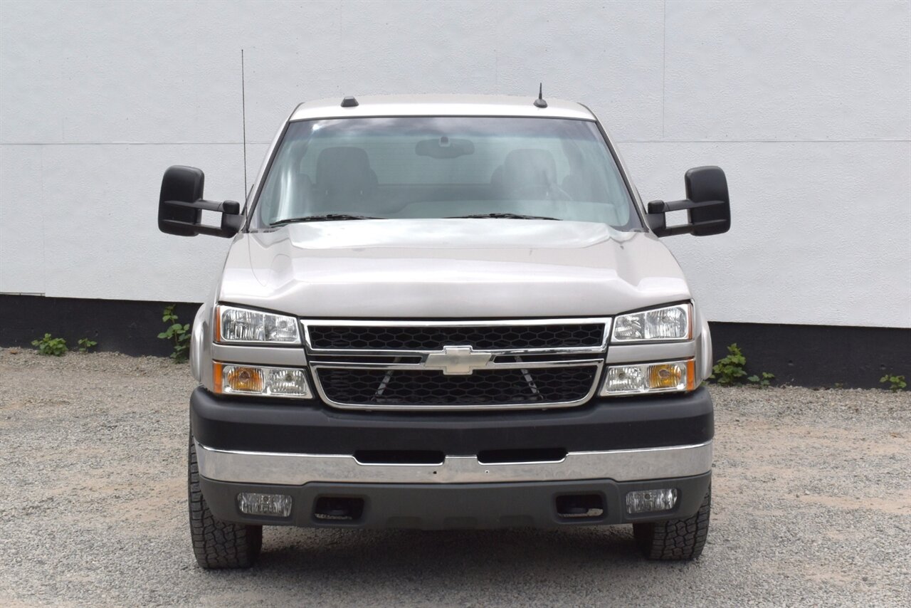 2005 Chevrolet Silverado 2500 LT 4dr Extended Cab LT 4WD Short Bed**BY APPOINTMENT ONLY**Selectable 4-Wheel Drive (2HI/4HI & 4LO)! Heavy Duty Suspension! Tow Package! Leather Interior! - Photo 7 - Portland, OR 97266