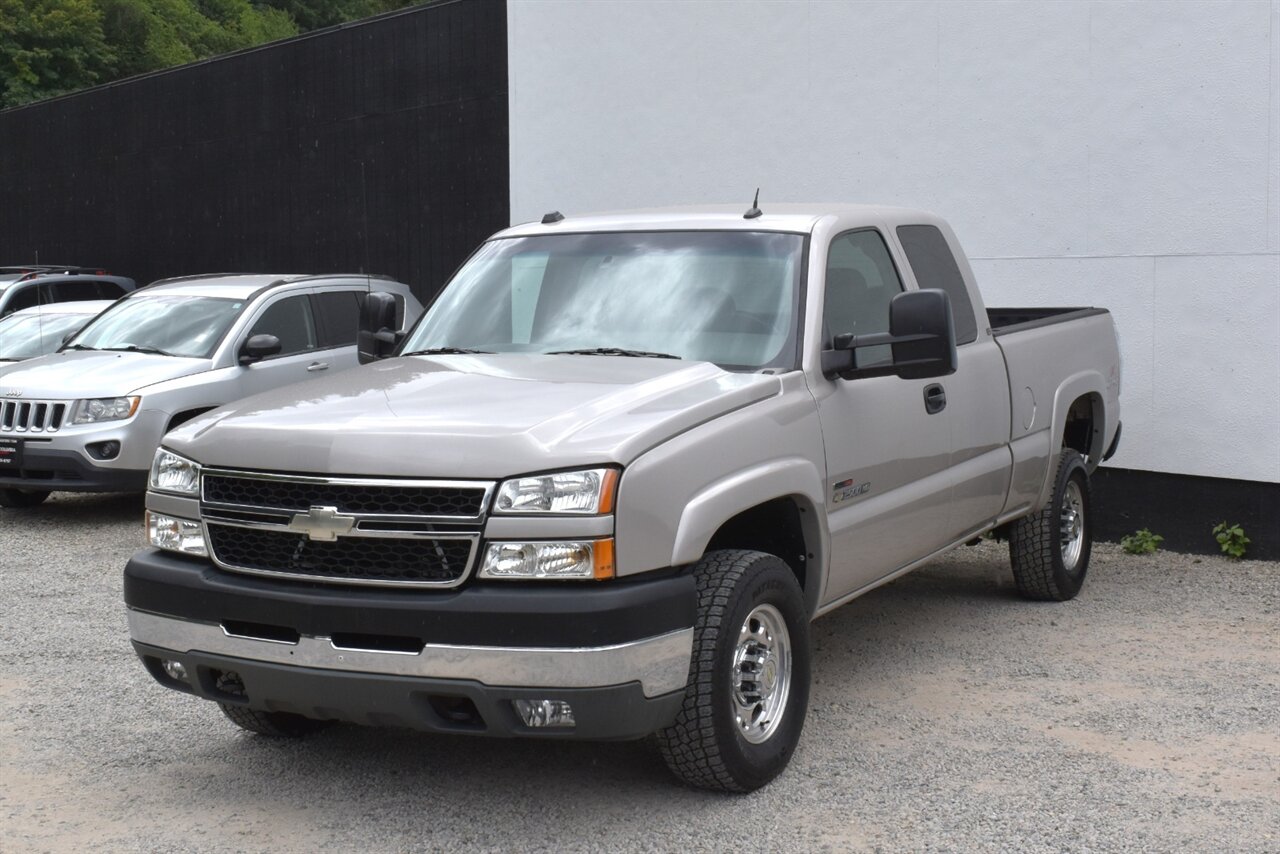 2005 Chevrolet Silverado 2500 LT 4dr Extended Cab LT 4WD Short Bed**BY APPOINTMENT ONLY**Selectable 4-Wheel Drive (2HI/4HI & 4LO)! Heavy Duty Suspension! Tow Package! Leather Interior! - Photo 9 - Portland, OR 97266