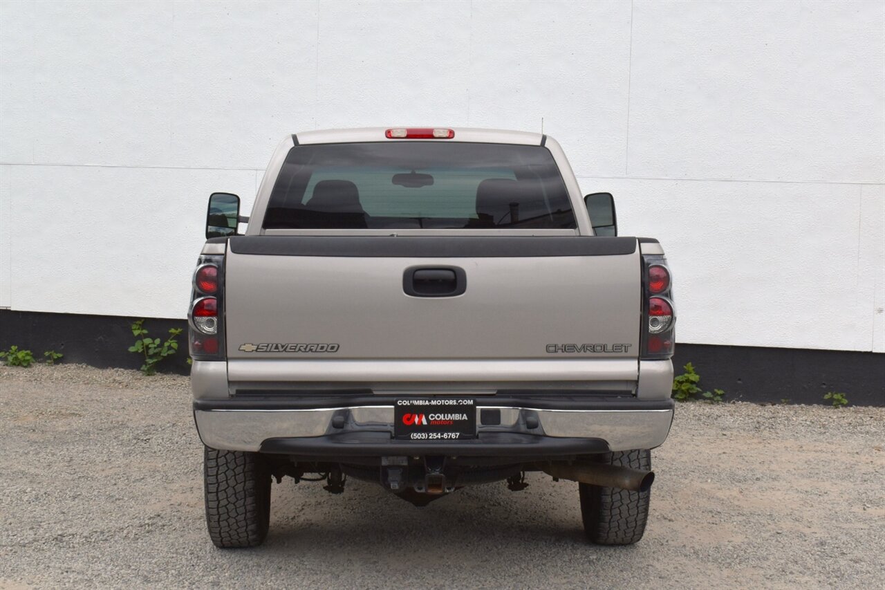2005 Chevrolet Silverado 2500 LT 4dr Extended Cab LT 4WD Short Bed**BY APPOINTMENT ONLY**Selectable 4-Wheel Drive (2HI/4HI & 4LO)! Heavy Duty Suspension! Tow Package! Leather Interior! - Photo 4 - Portland, OR 97266
