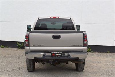 2005 Chevrolet Silverado 2500 LT 4dr Extended Cab LT 4WD Short Bed**BY APPOINTMENT ONLY**Selectable 4-Wheel Drive (2HI/4HI & 4LO)! Heavy Duty Suspension! Tow Package! Leather Interior! - Photo 4 - Portland, OR 97266