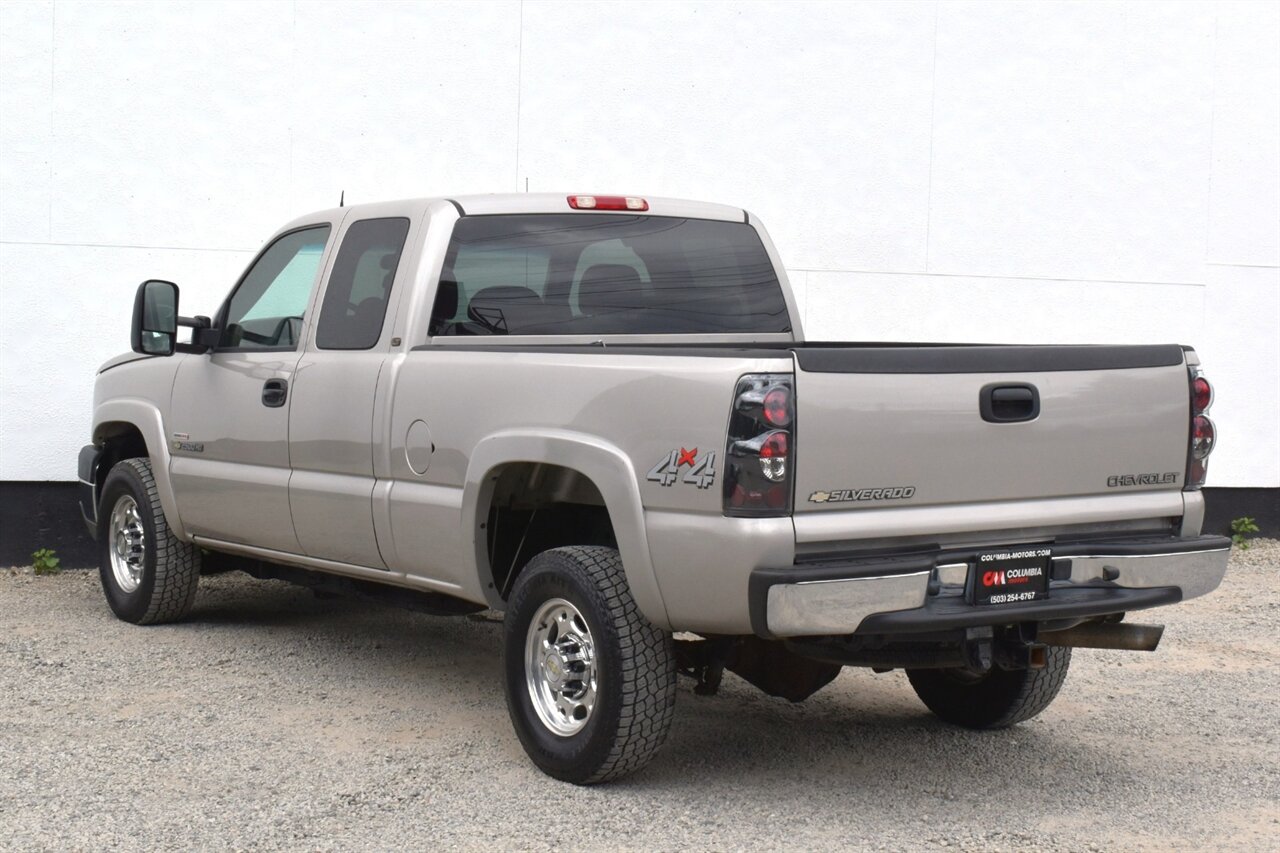 2005 Chevrolet Silverado 2500 LT 4dr Extended Cab LT 4WD Short Bed**BY APPOINTMENT ONLY**Selectable 4-Wheel Drive (2HI/4HI & 4LO)! Heavy Duty Suspension! Tow Package! Leather Interior! - Photo 2 - Portland, OR 97266