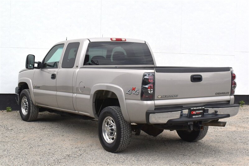 2005 Chevrolet Silverado 2500 LT 4dr Extended Cab LT  4WD Short Bed**BY APPOINTMENT ONLY**Selectable 4-Wheel Drive (2HI/4HI & 4LO)! Heavy Duty Suspension! Tow Package! Leather Interior!