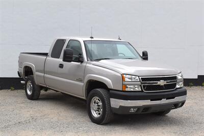 2005 Chevrolet Silverado 2500 LT 4dr Extended Cab LT  4WD Short Bed**BY APPOINTMENT ONLY**Selectable 4-Wheel Drive (2HI/4HI & 4LO)! Heavy Duty Suspension! Tow Package! Leather Interior! Truck
