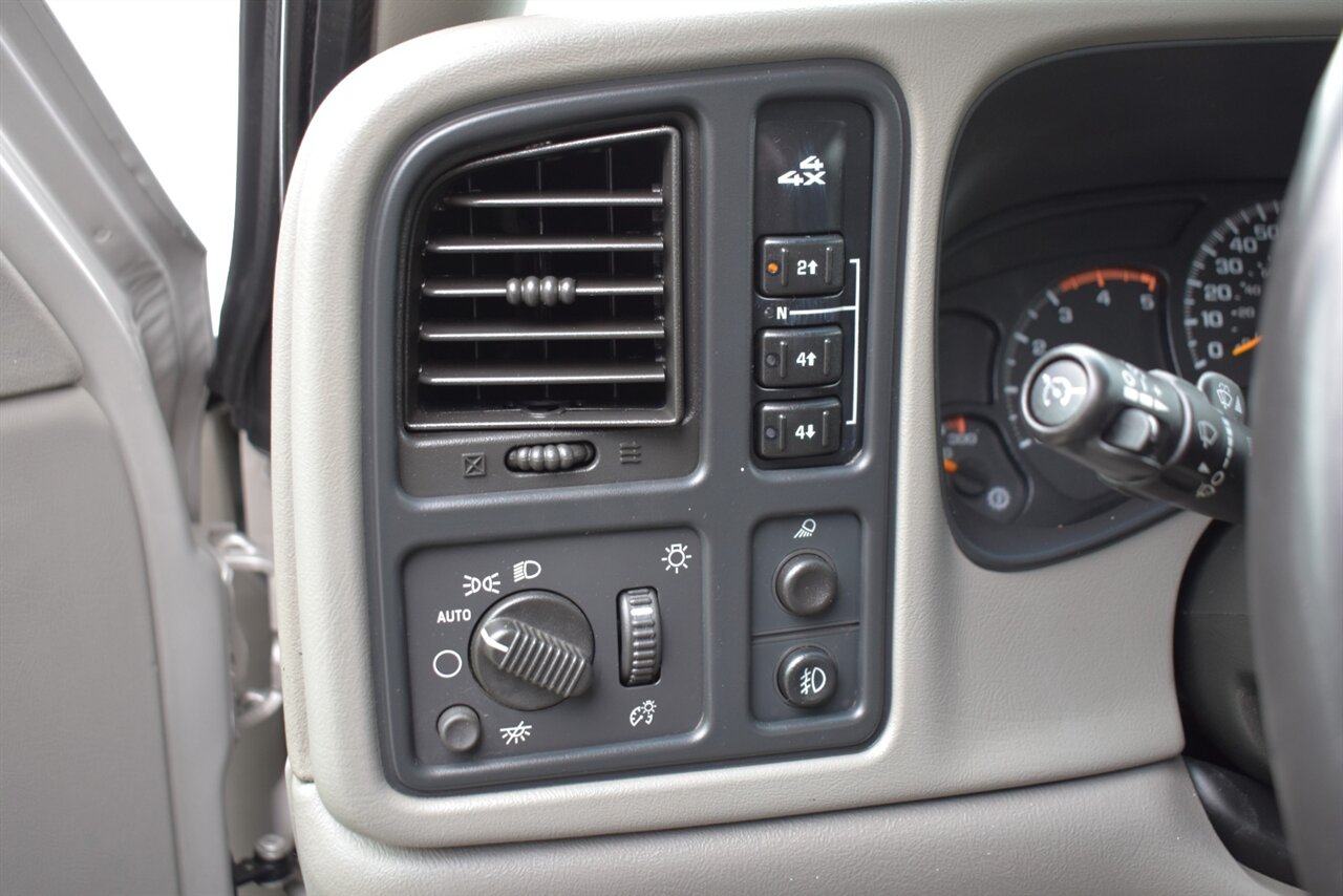 2005 Chevrolet Silverado 2500 LT 4dr Extended Cab LT 4WD Short Bed**BY APPOINTMENT ONLY**Selectable 4-Wheel Drive (2HI/4HI & 4LO)! Heavy Duty Suspension! Tow Package! Leather Interior! - Photo 18 - Portland, OR 97266