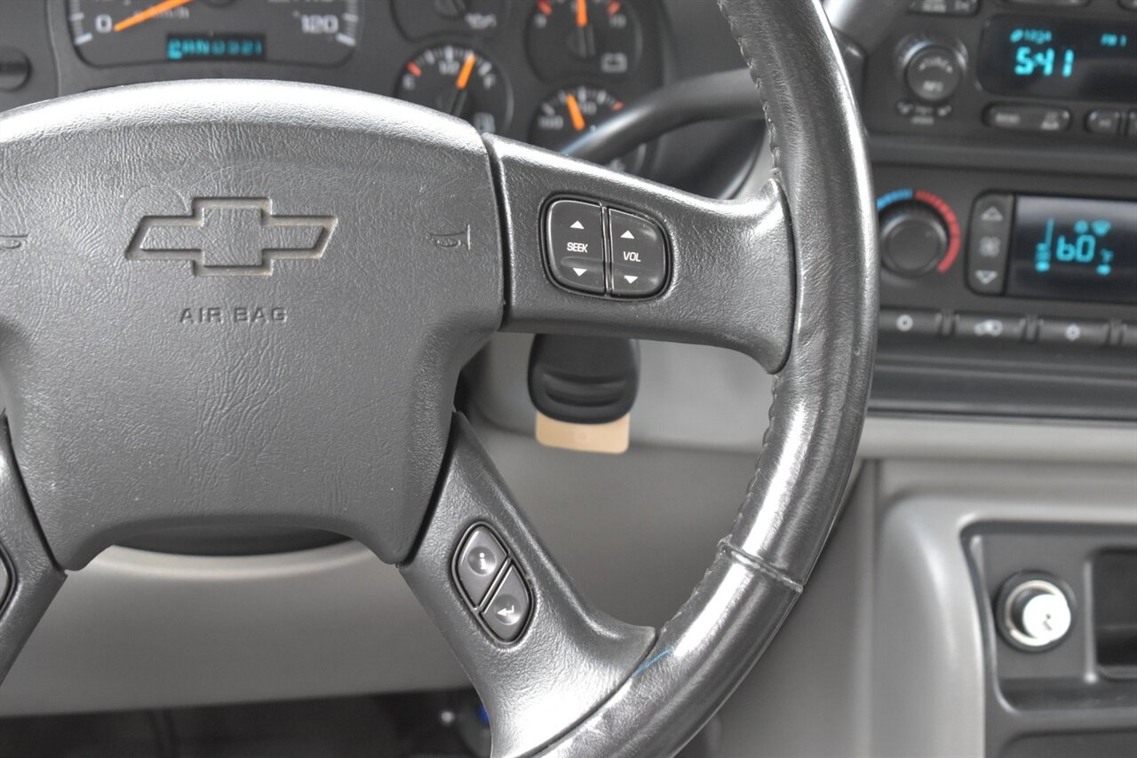 2005 Chevrolet Silverado 2500 LT 4dr Extended Cab LT 4WD Short Bed**BY APPOINTMENT ONLY**Selectable 4-Wheel Drive (2HI/4HI & 4LO)! Heavy Duty Suspension! Tow Package! Leather Interior! - Photo 16 - Portland, OR 97266