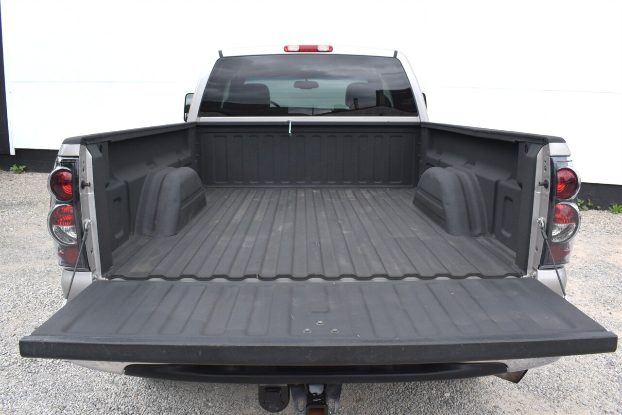 2005 Chevrolet Silverado 2500 LT 4dr Extended Cab LT 4WD Short Bed**BY APPOINTMENT ONLY**Selectable 4-Wheel Drive (2HI/4HI & 4LO)! Heavy Duty Suspension! Tow Package! Leather Interior! - Photo 26 - Portland, OR 97266