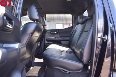2020 Toyota Tacoma TRD Off-Road  4X4 4dr Double Cab 5.0 ft SB**BY APPOINTMENT ONLY** Back Up Cam! Navi! Blind Spot Monitor! Park Assist! Bluetooth! Qi Wireless Charger! Heated Seats! Tow Pkg! - Photo 22 - Portland, OR 97266