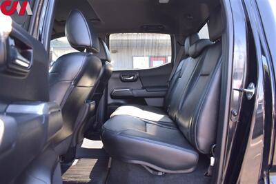 2020 Toyota Tacoma TRD Off-Road  4X4 4dr Double Cab 5.0 ft SB Back Up Cam! Navi! Blind Spot Monitor! Park Assist! Bluetooth! Qi Wireless Charger! Heated Seats! Tow Pkg! - Photo 22 - Portland, OR 97266