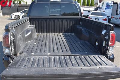 2020 Toyota Tacoma TRD Off-Road  4X4 4dr Double Cab 5.0 ft SB Back Up Cam! Navi! Blind Spot Monitor! Park Assist! Bluetooth! Qi Wireless Charger! Heated Seats! Tow Pkg! - Photo 25 - Portland, OR 97266