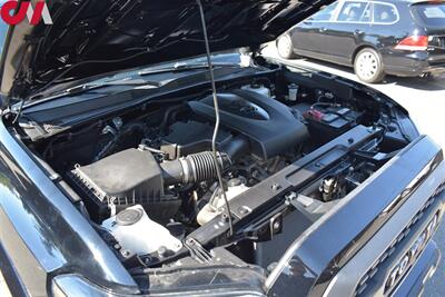 2020 Toyota Tacoma TRD Off-Road  4X4 4dr Double Cab 5.0 ft SB Back Up Cam! Navi! Blind Spot Monitor! Park Assist! Bluetooth! Qi Wireless Charger! Heated Seats! Tow Pkg! - Photo 28 - Portland, OR 97266