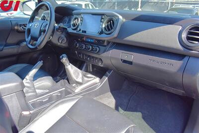2020 Toyota Tacoma TRD Off-Road  4X4 4dr Double Cab 5.0 ft SB**BY APPOINTMENT ONLY** Back Up Cam! Navi! Blind Spot Monitor! Park Assist! Bluetooth! Qi Wireless Charger! Heated Seats! Tow Pkg! - Photo 11 - Portland, OR 97266