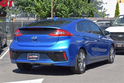 2017 Hyundai IONIQ Hybrid Limited  4dr Hatchback**BY APPOINTMENT ONLY** 55 City MPG! 54 Hwy MPG! Back Up Cam! Blind Spot Monitor! Apple CarPlay! Android Auto! Heated Leather Seats! Sunroof! - Photo 5 - Portland, OR 97266