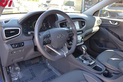 2017 Hyundai IONIQ Hybrid Limited  4dr Hatchback**BY APPOINTMENT ONLY** 55 City MPG! 54 Hwy MPG! Back Up Cam! Blind Spot Monitor! Apple CarPlay! Android Auto! Heated Leather Seats! Sunroof! - Photo 3 - Portland, OR 97266