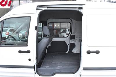 2013 Ford Transit Connect XL  4dr Cargo Mini-Van w/o Side and Rear Glass AdvanceTrac w/Roll Stability Control! 21 City / 27 Hwy MPG! Cargo Space/Area (cubic feet) 129.6! - Photo 23 - Portland, OR 97266