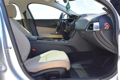 2017 Jaguar XE 25t Premium  4dr Sedan! Rear-Wheel Drive! Back Up Camera! Parking Assist! Selectable Drive Modes! Navigation! Bluetooth Connectivity! Sport-Tuned Suspension! Sunroof! Premium Leather Interior! - Photo 30 - Portland, OR 97266
