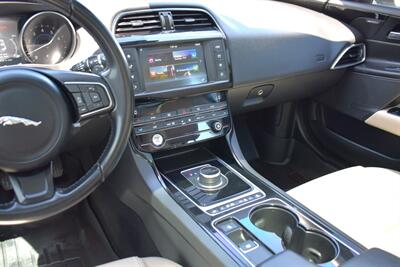 2017 Jaguar XE 25t Premium  4dr Sedan! Rear-Wheel Drive! Back Up Camera! Parking Assist! Selectable Drive Modes! Navigation! Bluetooth Connectivity! Sport-Tuned Suspension! Sunroof! Premium Leather Interior! - Photo 19 - Portland, OR 97266