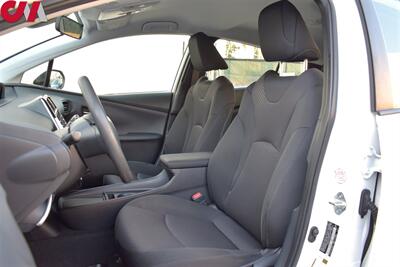 2021 Toyota Prius LE  4dr Hatchback! Excellent MPG! Adaptive Cruise Control! Lane Departure Alert! Lane Tracing Assist! Pre-Collision System w/ Pedestrian Detection! Automatic High Beams! Backup Camera! - Photo 11 - Portland, OR 97266