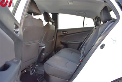 2021 Toyota Prius LE  4dr Hatchback! Excellent MPG! Adaptive Cruise Control! Lane Departure Alert! Lane Tracing Assist! Pre-Collision System w/ Pedestrian Detection! Automatic High Beams! Backup Camera! - Photo 27 - Portland, OR 97266
