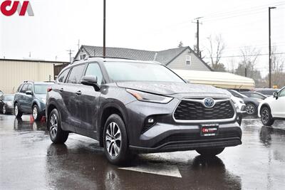 2022 Toyota Highlander Hybrid XLE  AWD 4dr SUV **APPOINTMENT ONLY** Front Heated Leather Seats! Power Liftgate! Remote Start! Smart Device Integration! Blind Spot Monitor! Tow Ready!