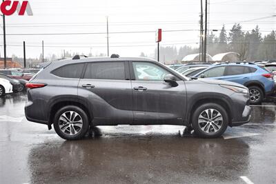 2022 Toyota Highlander Hybrid XLE  AWD 4dr SUV **APPOINTMENT ONLY** Front Heated Leather Seats! Power Liftgate! Remote Start! Smart Device Integration! Blind Spot Monitor! Tow Ready! - Photo 6 - Portland, OR 97266